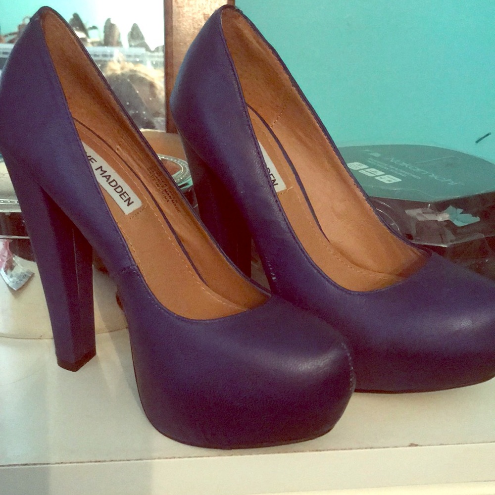 Steve Madden Navy Blue heels